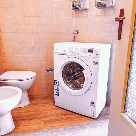 Bello Lake Como Brunate 公寓